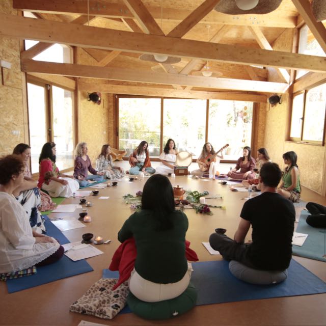 Foto de Anikuni Yoga, el yoga social donde conocer gente y ser tribu
